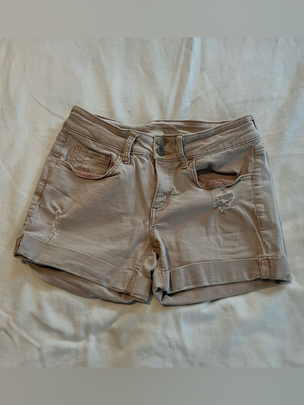 Women’s SO Midi Light Pink Cuffed Denim Distressed Shorts Size 9 Waist 28” EUC